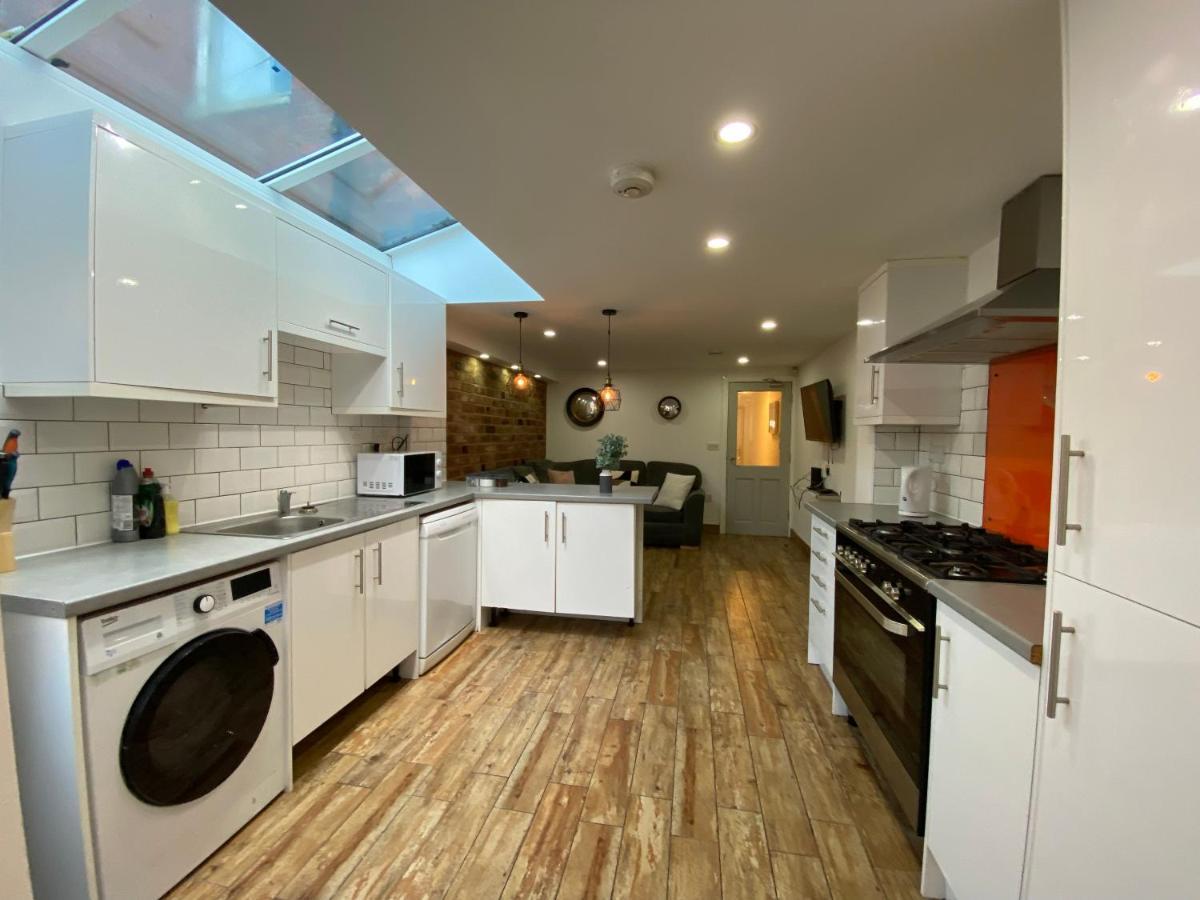 Nice Living Serviced Accommodations 2 Ковънтри Екстериор снимка