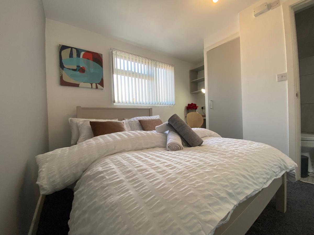 Nice Living Serviced Accommodations 2 Ковънтри Екстериор снимка
